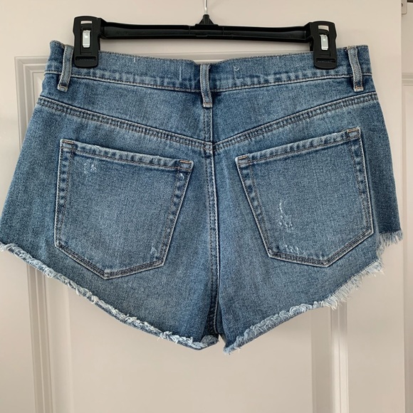 Bullhead | High Rise Shorts - Picture 2 of 5